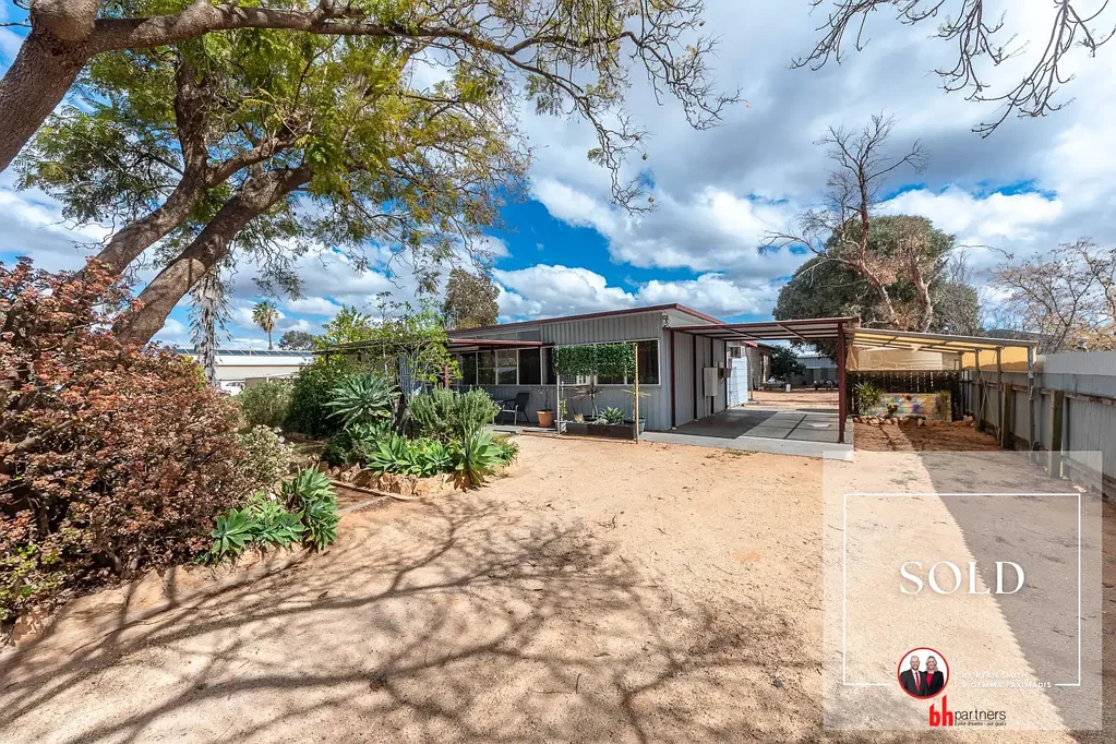 42-44 Sturt Street, Loxton, SA 5333