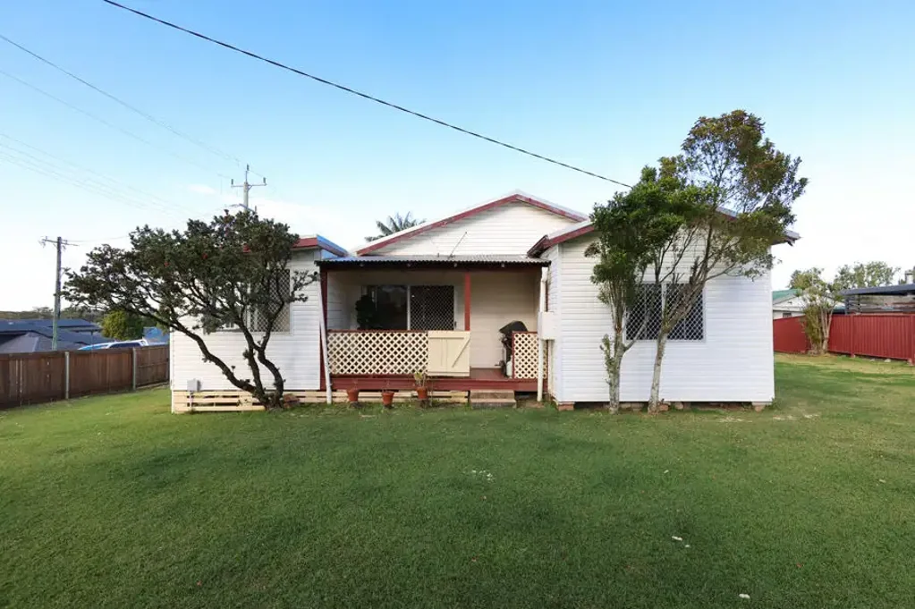 FAMILY HOME IN BOAMBEE EAST