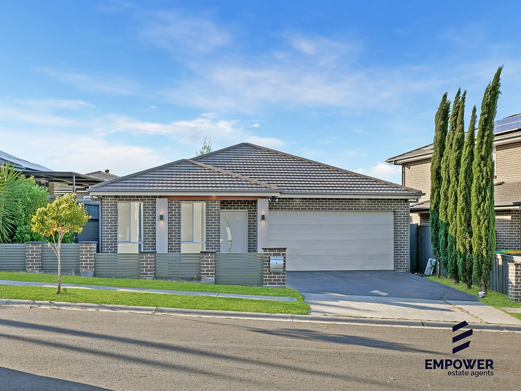 9 Olley Street, Claymore, NSW 2559