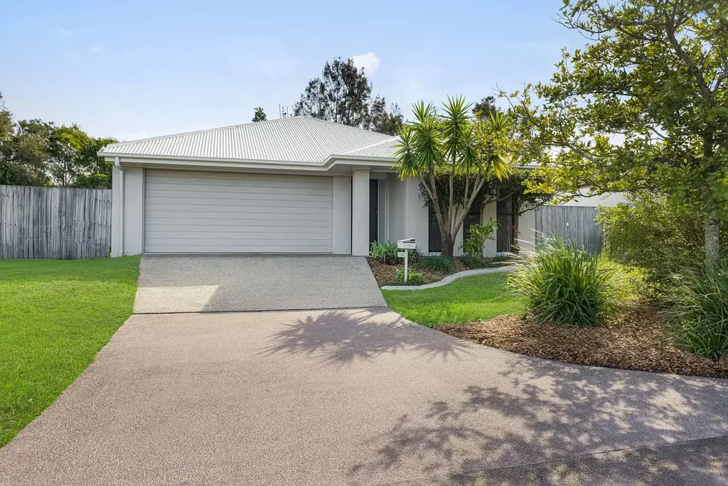 Mountain Creek 4房  Move-In Ready Family Home with Side Access in the Heart of Mountain Creek