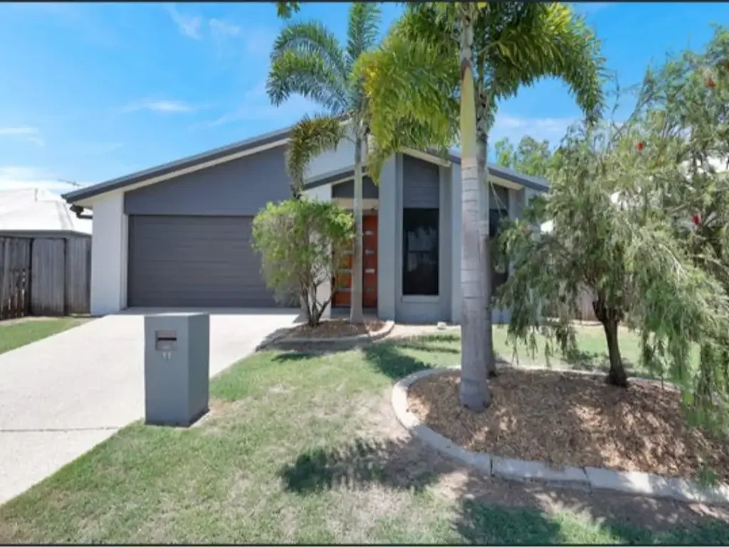 Blacks Beach 4房  Beachside Luxury Living or Savy Investment