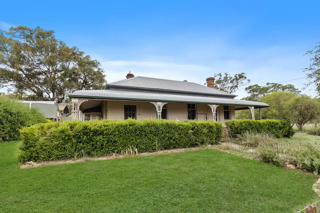 Gulgong 2 Bedroom COUNTRY HOMESTEAD ON 46 ACRES - "MOUNT MOLLY"