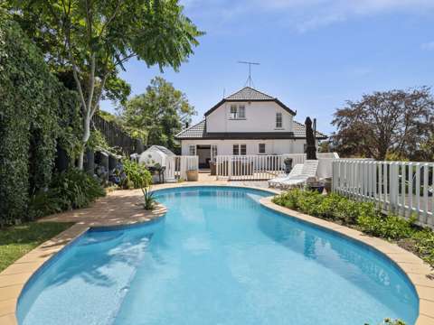 Two houses, one price!