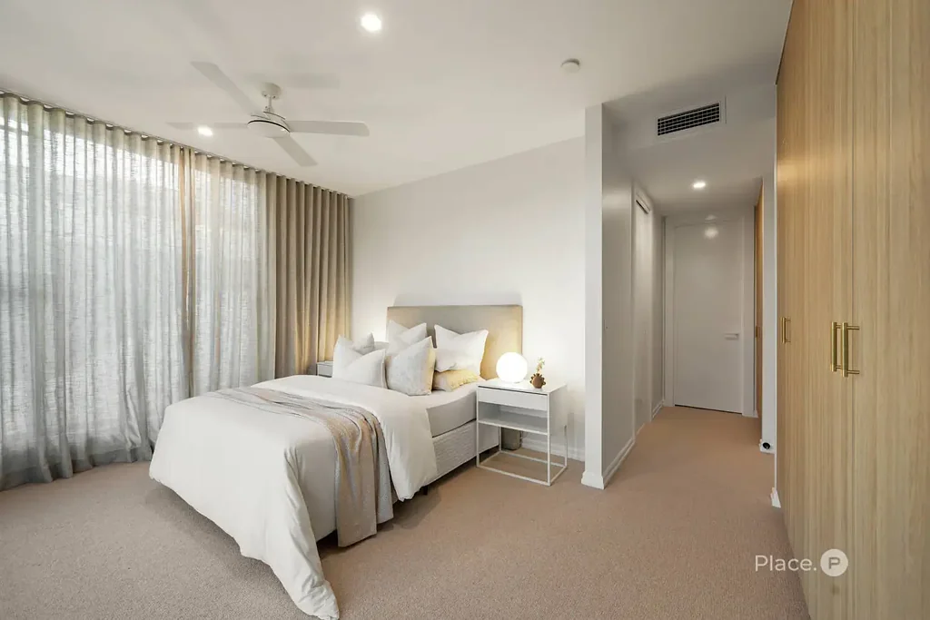 St Lucia 4 Slaapkamer Downsizer’s Dream | Spectacular Views | Private Lift | Rooftop Entertaining