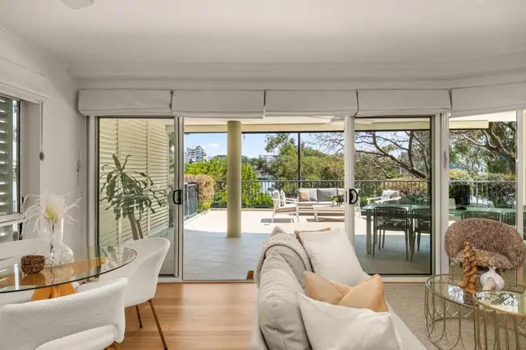 West End 3chambre Absolute Riverfront Living in West End