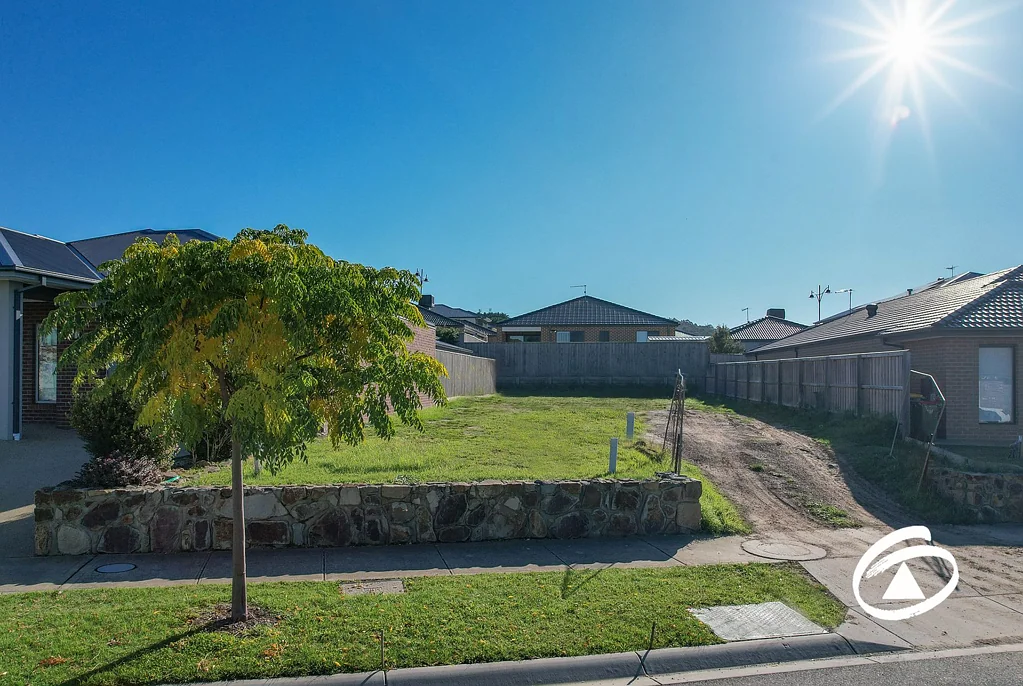 32 Burgess Avenue, Officer, VIC 3809