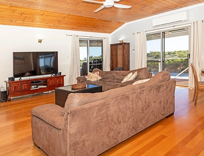 32 Lucraft Loop, Ledge Point, Wheat Belt, 3 Bedrooms, 2 Bathrooms, House