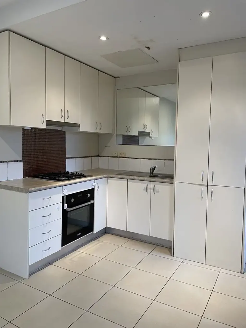 Spacious 1 Bedroom Granny Flat