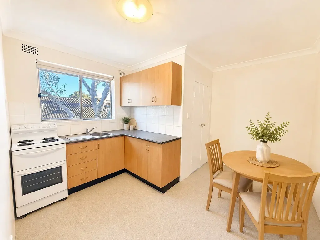 Top-floor retreat in a prized Dulwich Hill pocket!