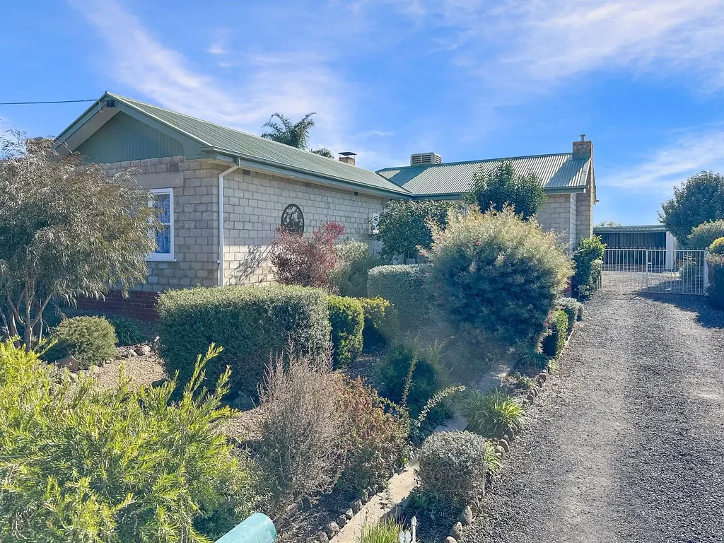 121 Avoca Crescent, Maryborough, VIC 3465