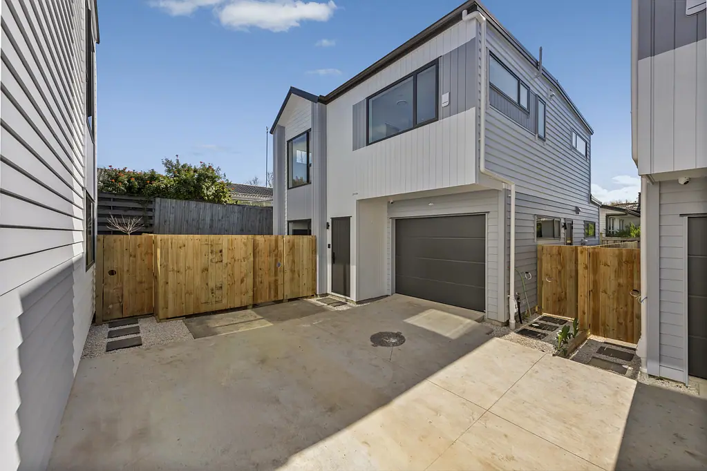 Botany Downs 4 Slaapkamer New Home with Ample Parking