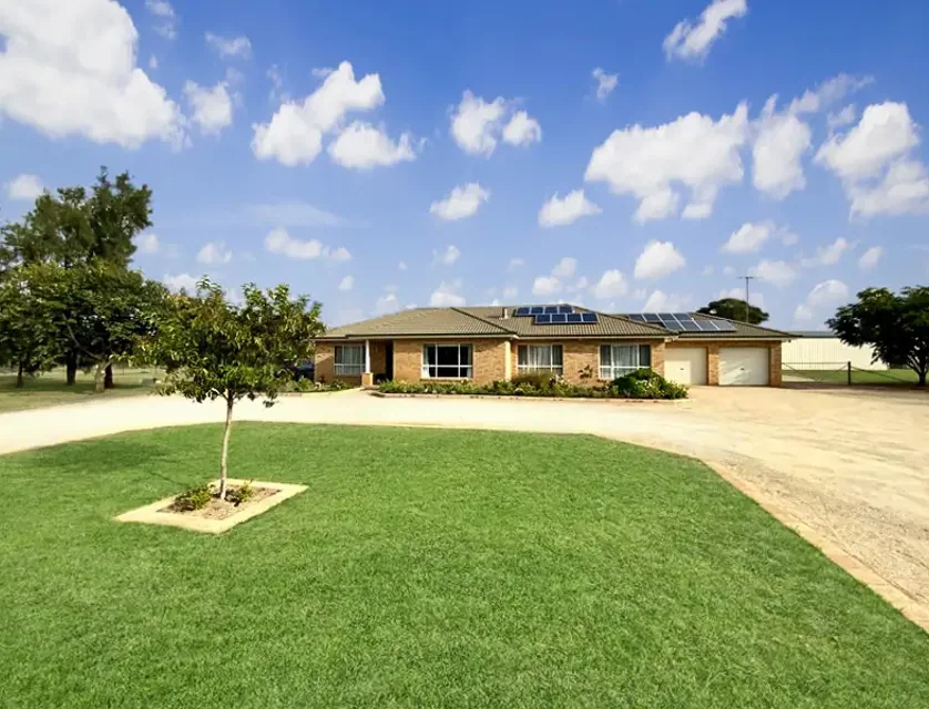 8 School Road, Forbes, NSW 2871, 4 ห้องนอน, 2 ห้องน้ำ, House