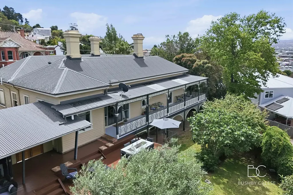 West Launceston 4غرفة نوم Substantial Character Living On City Fringe