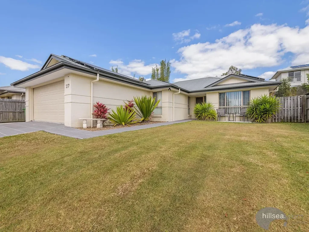 Oxenford 4房  MODERN 4-BEDROOM FAMILY HOME IN PRIME OXENFORD LOCATION