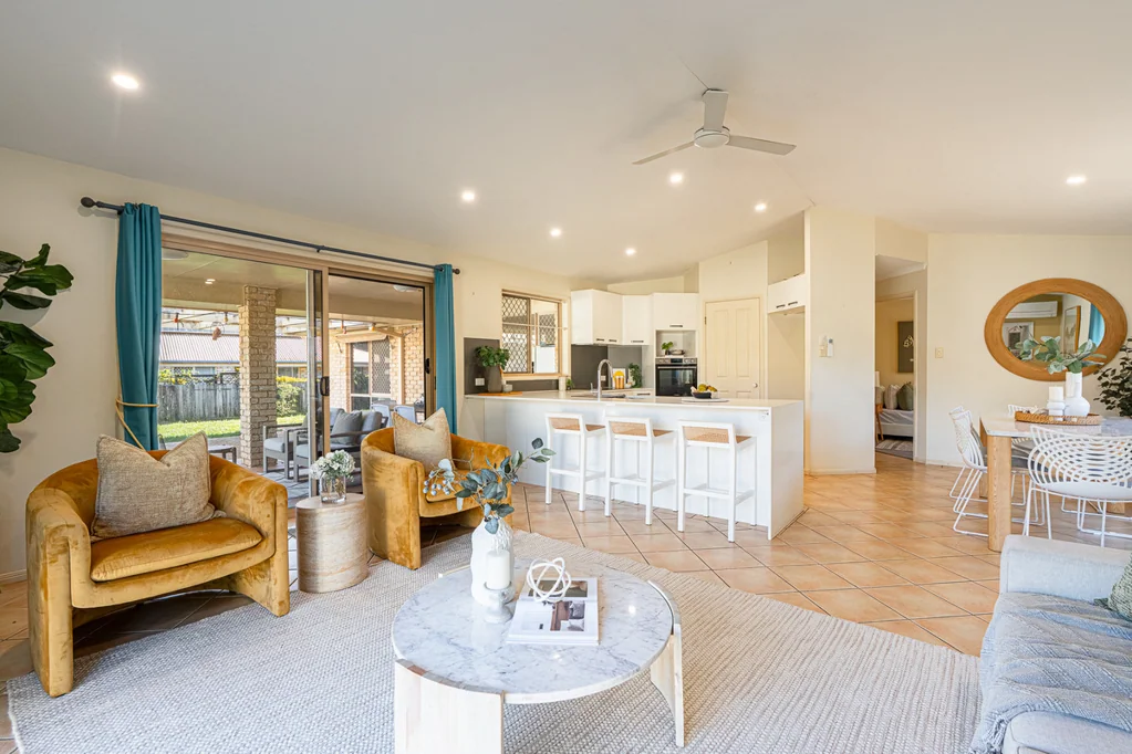 Murrumba Downs 4Kwarto Family Living on 800m² with a Pool