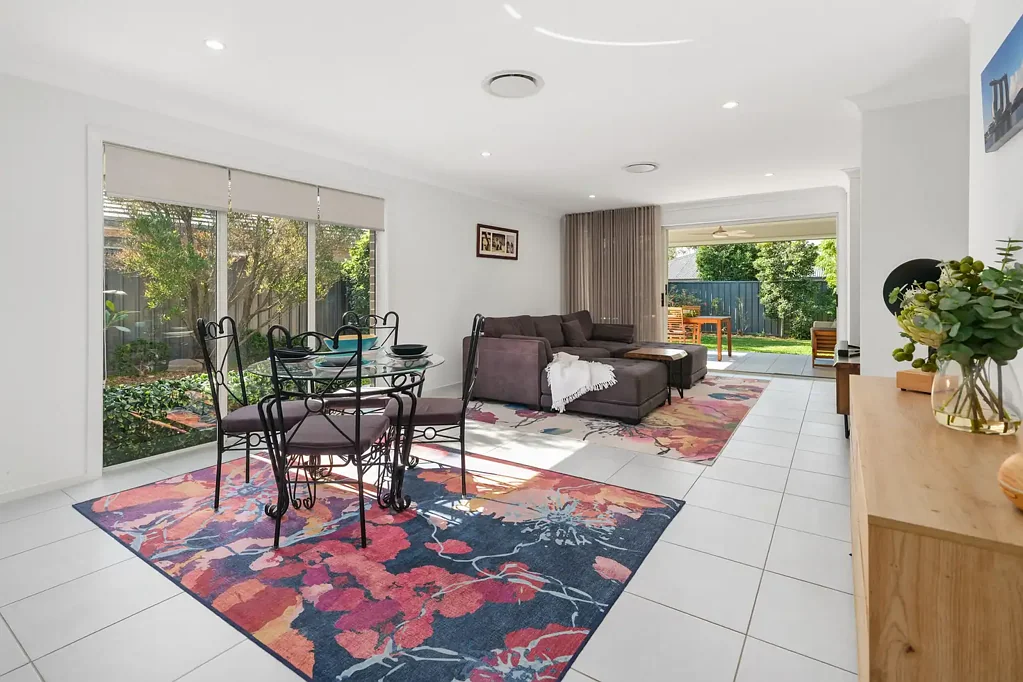 Fern Bay 4chambre Put simply, light-filled and spacious in tranquil seaside enclave
