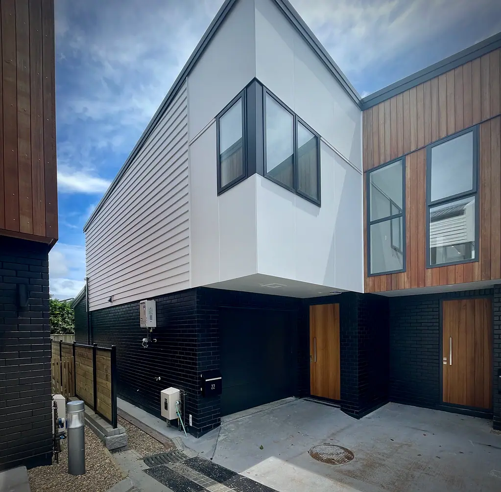 Refined Executive Living in Remuera
