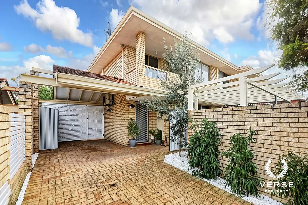Victoria Park 3房  Prestige, inner-urban Townhouse renovation, "worth fighting for" !