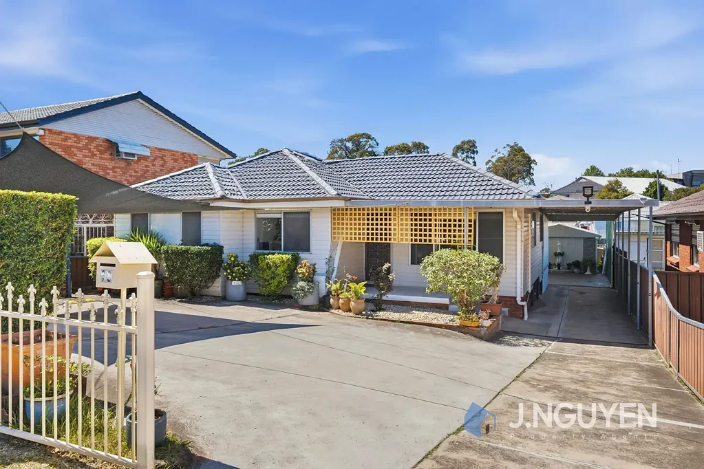 Fairfield West 4ਬੈੱਡਰੂਮ Spacious Renovated Family Home with Sleep-Out