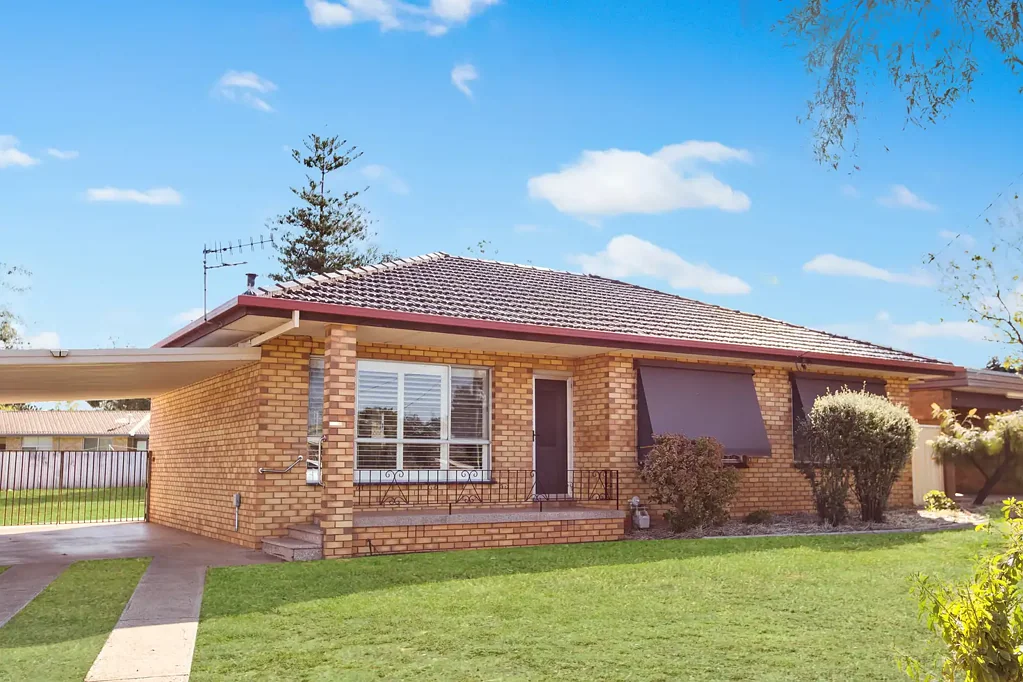 Charming 3-Bedroom Home in Quiet Driver Location