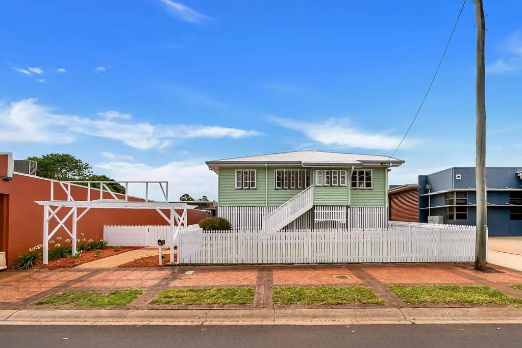 Atherton 4部屋 Fully Renovated 4 Bedroom Home with Extra Office Building