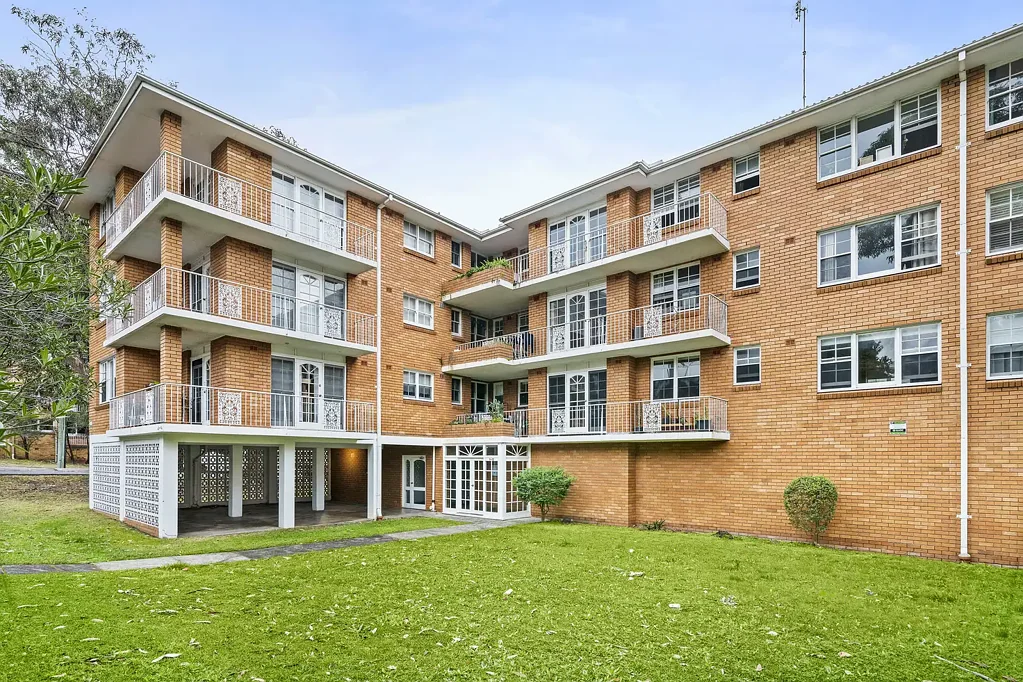 Wollongong 2 Slaapkamer Stylishly Updated Living in a Central Wollongong Location