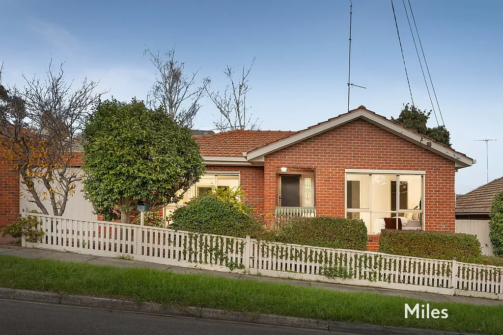 Eaglemont 2Kwarto Easy-Living Oasis With Own Street Frontage