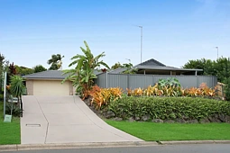 3 Sharscay Close, Burleigh Heads