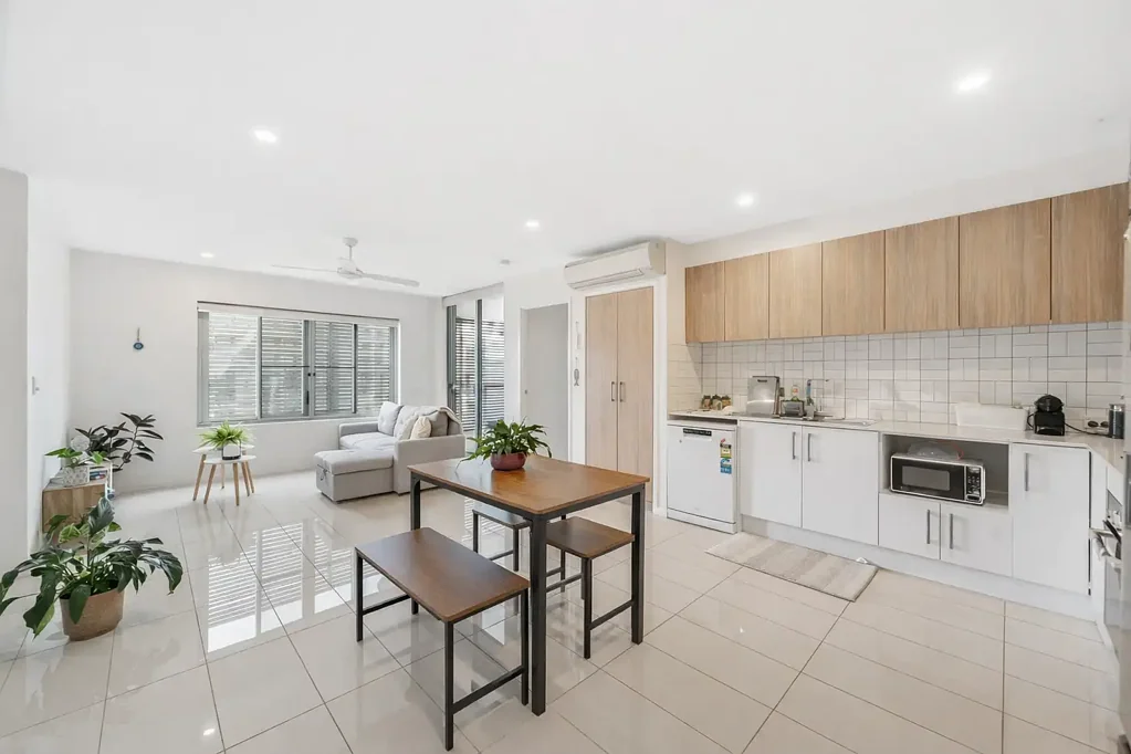 Nundah 2 Slaapkamer Elevated Living in the Heart of Nundah Village!