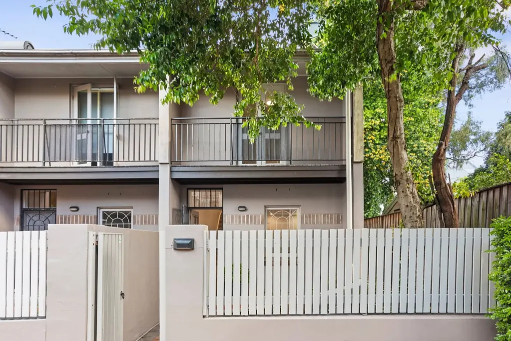 Leichhardt 2房 风格与地段兼备的联排别墅 Terrace-Like Townhouse of Style & Location