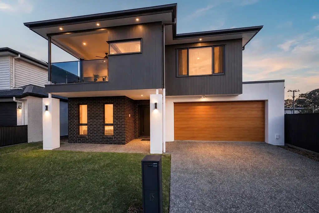 Thorneside 4Kwarto Modern Prime Bayside Luxury Living: Water Outlook, Magnesium Pool, 3-Phase power, 3-Phase EV charger & Battery Backup