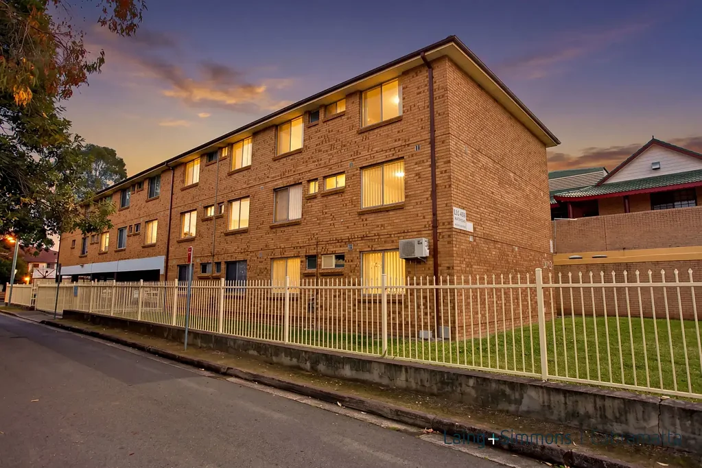 Canley Vale 1房 安静Pocket街 保养良好 一卧宽敞 光线充足 浴室更新 气厨房 私人洗衣 一楼车位 学区房 步行便利 CHARMING FIRST-FLOOR APARTMENT IN A QUIET, CONVENIENT LOCATION