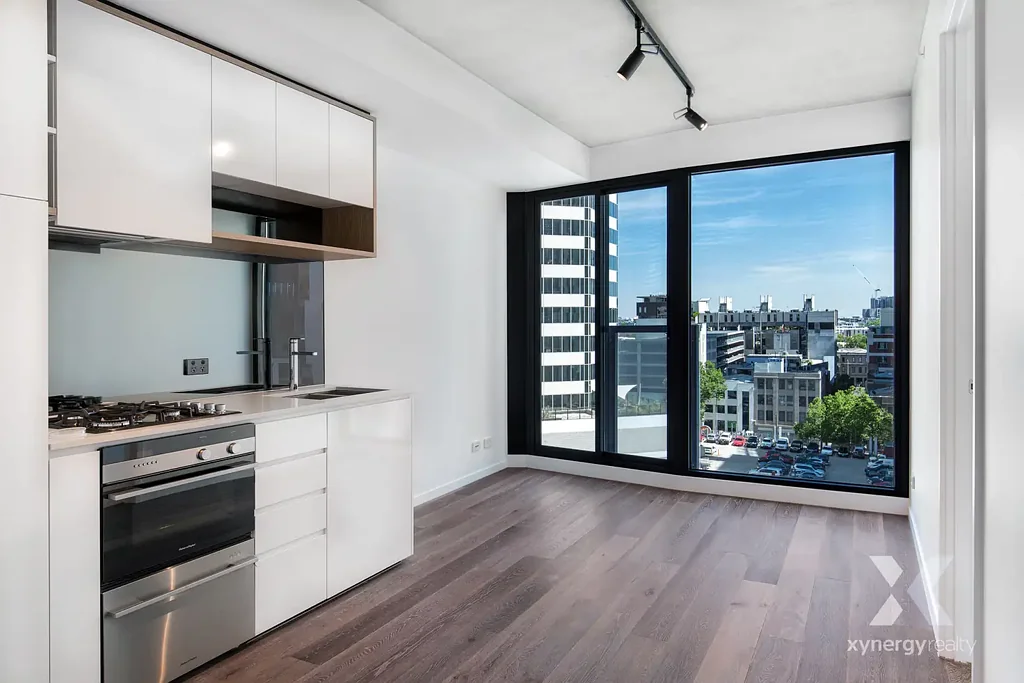 2 BEDROOM PROPERTY AT THE CARLSON IN THE HEART OF MELBOURNE CBD
