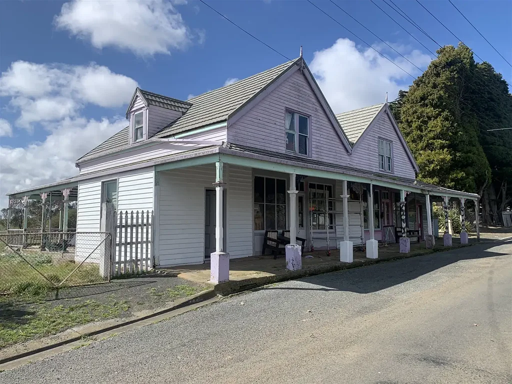 Studio for Rent in historic Parattah Location