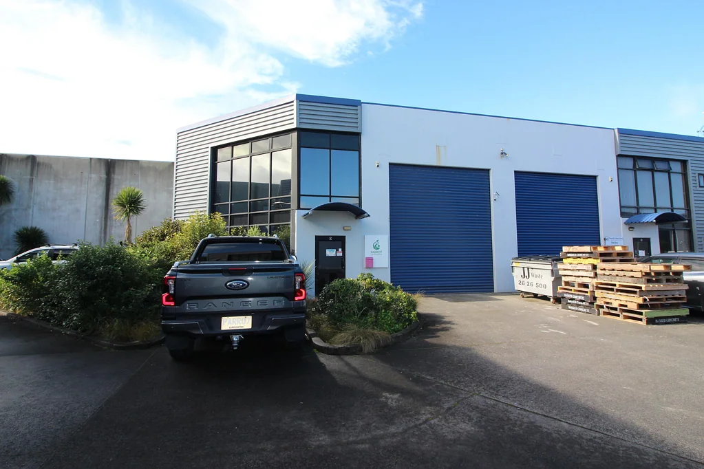 Rosedale Tidy office/warehouse offered for lease