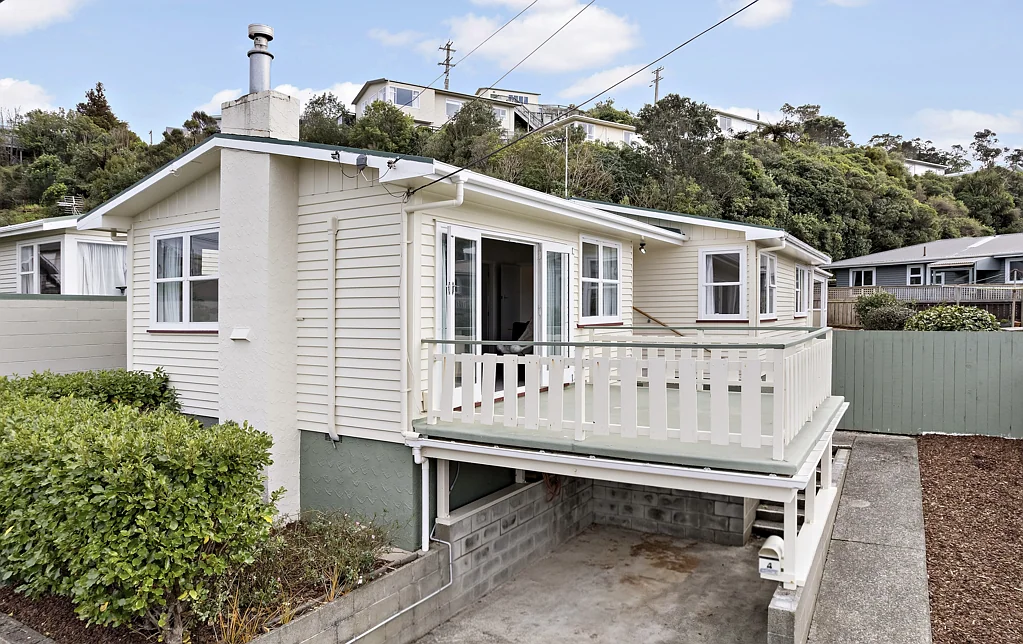 Newlands 3Moenga Beautiful 3-Bedroom plus Study in Newlands