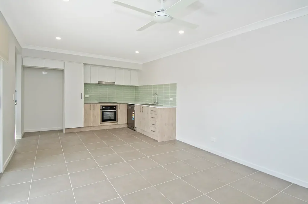 Modern cozy 2 bedroom duplex