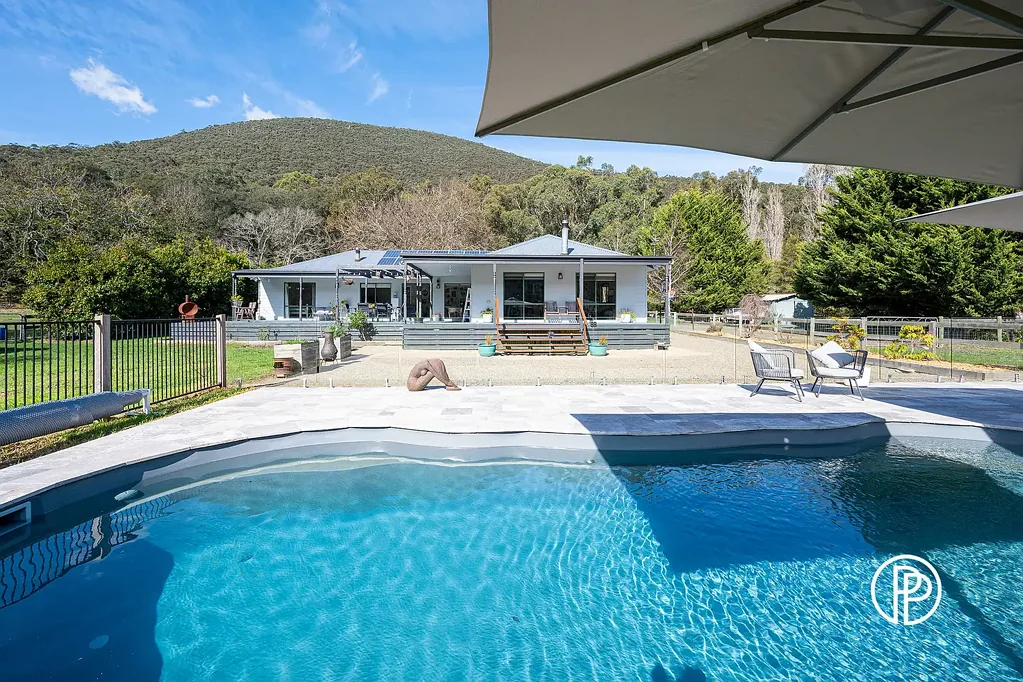 Warburton 4 Slaapkamer Lifestyle, Space & Country Charm on 3.5 Acres approx.