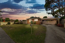 1 Cunningham Crescent, Pakenham