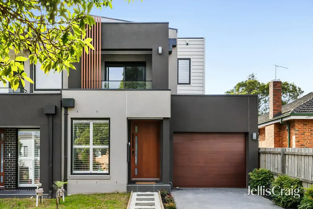 Bentleigh 4 Bedroom Sun filled contemporary luxury living