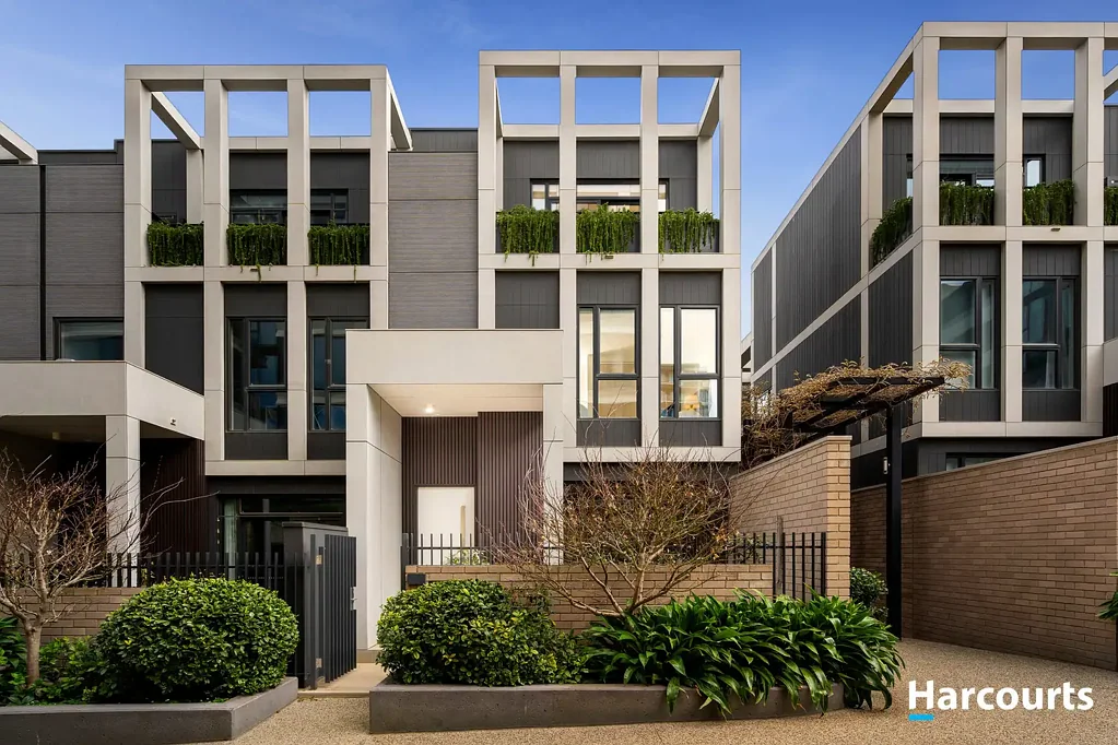 Moonee Ponds 3房 Moonee Ponds 中心地段的精致生活 Sophisticated Living in the Heart of Moonee Ponds