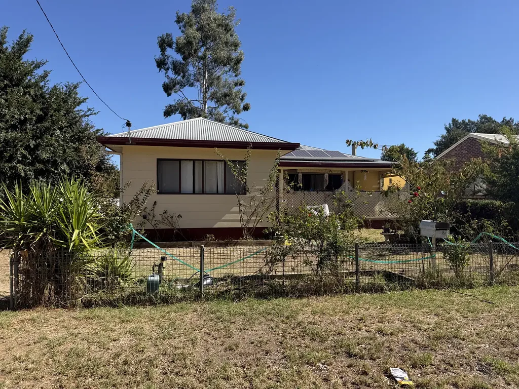 Inverell 4Moenga Tidy Home!  Location Location! Location!