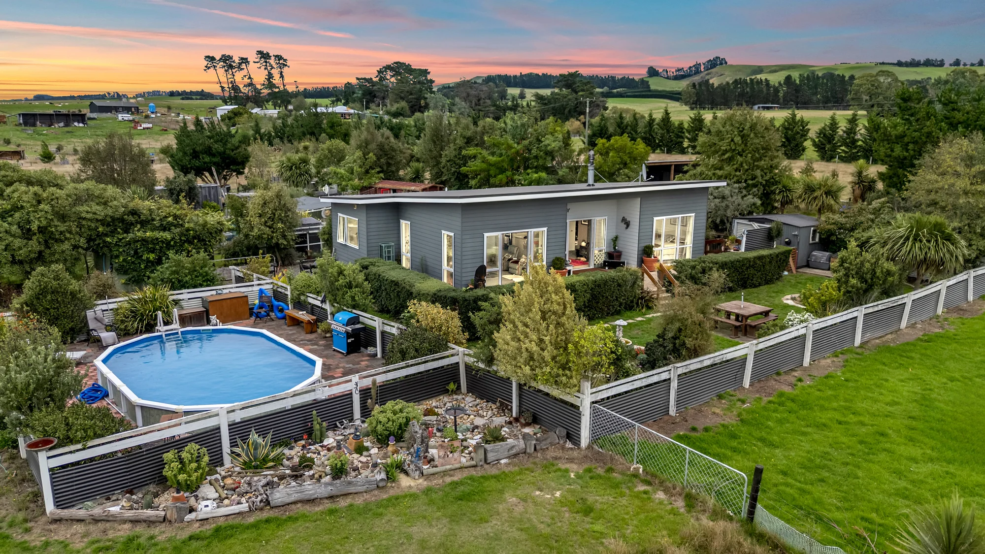 Cheviot 3房  Country Living with lots of Extras
