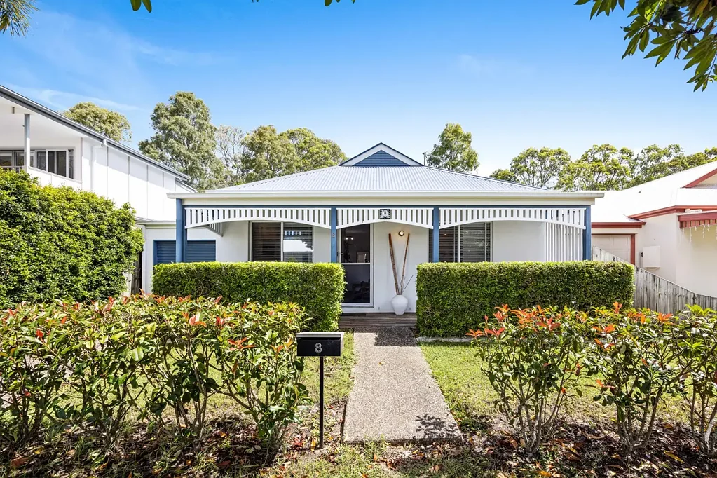 8 Crete Court, Parrearra, QLD 4575