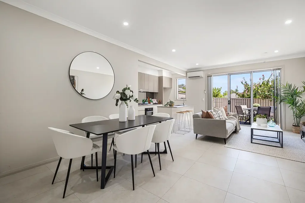 Girraween 3Zimmer Near-New 3 bedroom townhouse in the Girraween School Catchment - Low strata 281pq