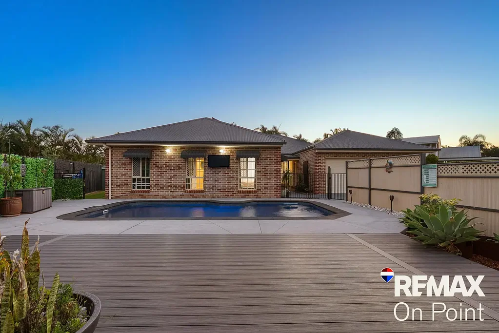 Victoria Point 4침실 Spacious Family Entertainer in Quiet Cul-de-Sac - Pool, Solar & Multiple Living Spaces