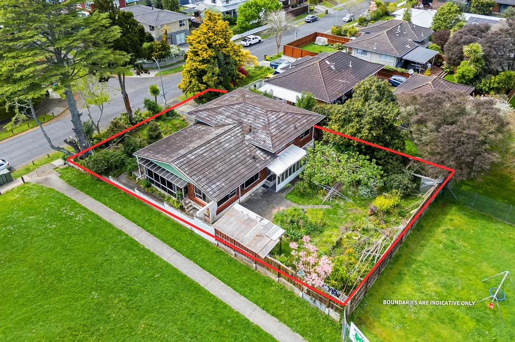 Chartwell 4 Bedroom Fire Damaged House - Sale As Is
