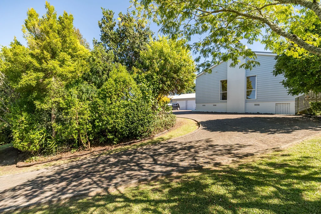 Stanmore Bay 4 Bedroom Hidden Away on 2,547sqm