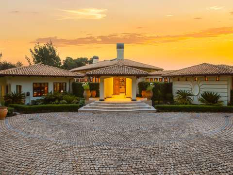 Tamahere 4房  Authentic Tuscan Grand Villa