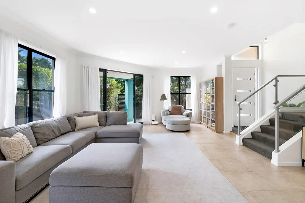 Carrara 4房  Oversized Townhouse Living in the Heart of Emerald Lakes